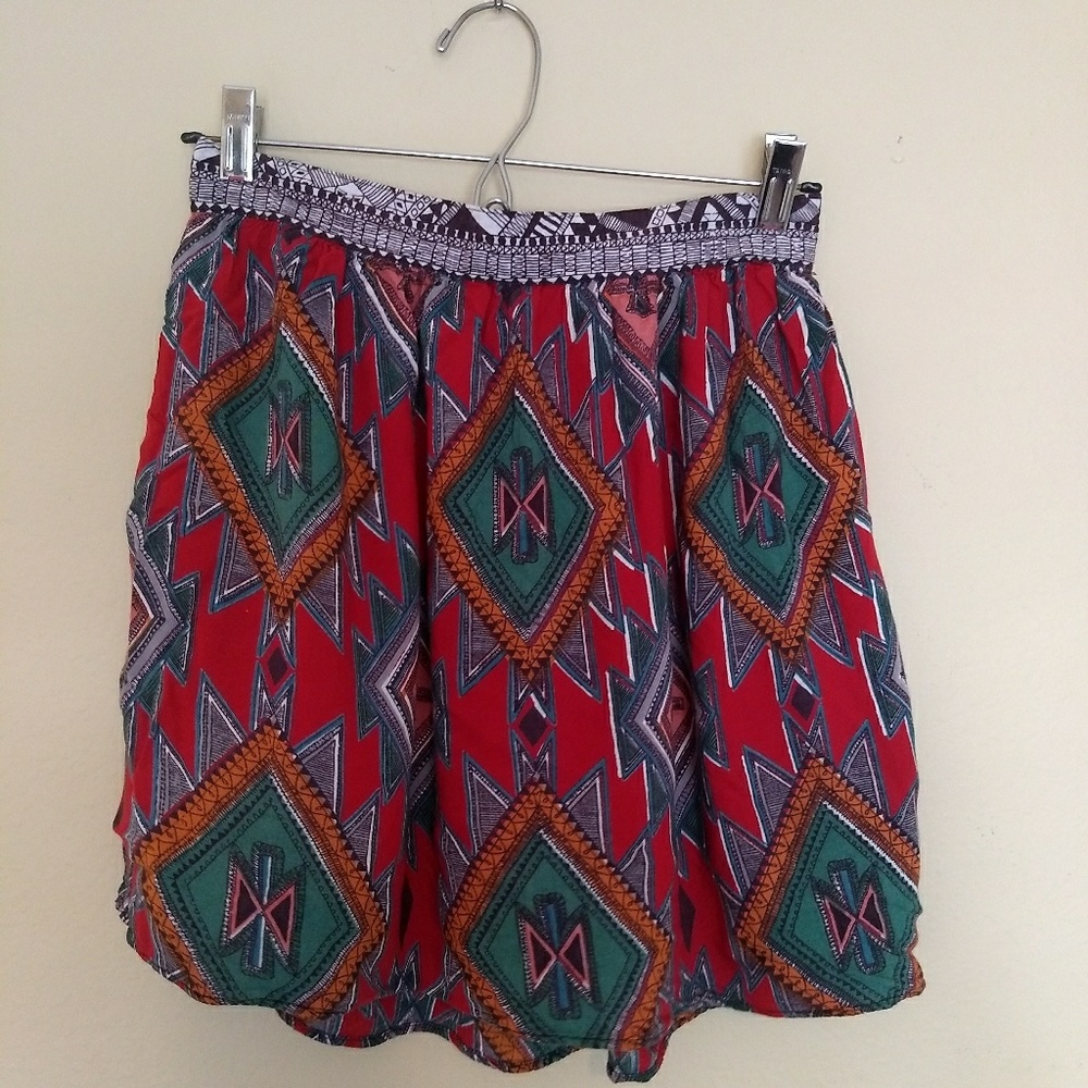 Multicolored geometric print mini skirt